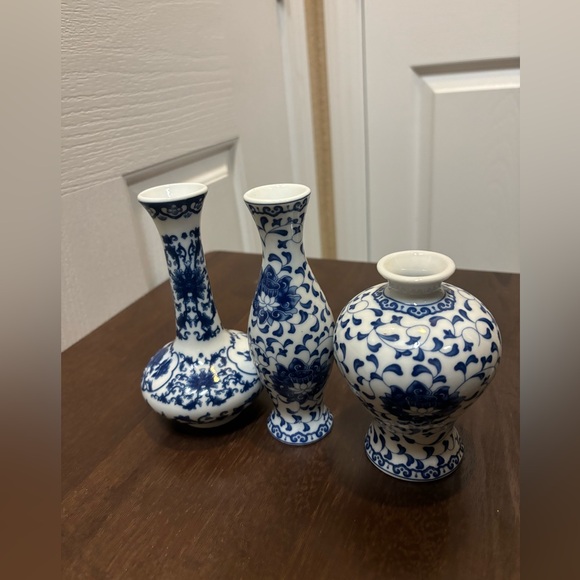 3 Japanese Blue & White Porcelain Bud Vases, Small Vases. - Picture 8 of 12